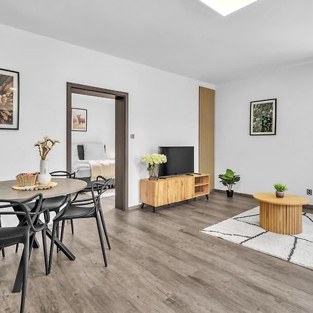 Stráž pod Ralskem Hotel U Krale Jiriho מראה חיצוני תמונה