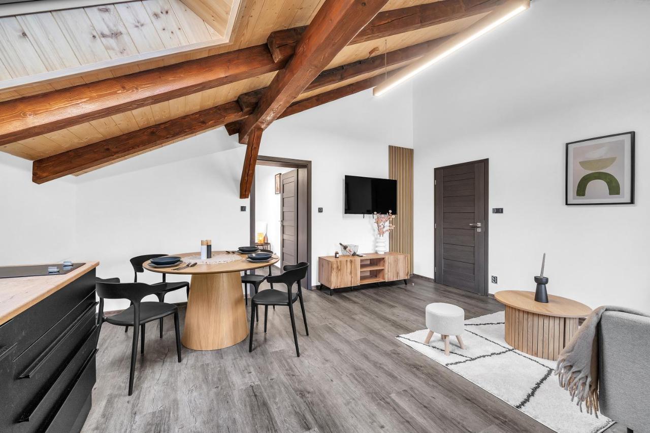 Stráž pod Ralskem Hotel U Krale Jiriho מראה חיצוני תמונה