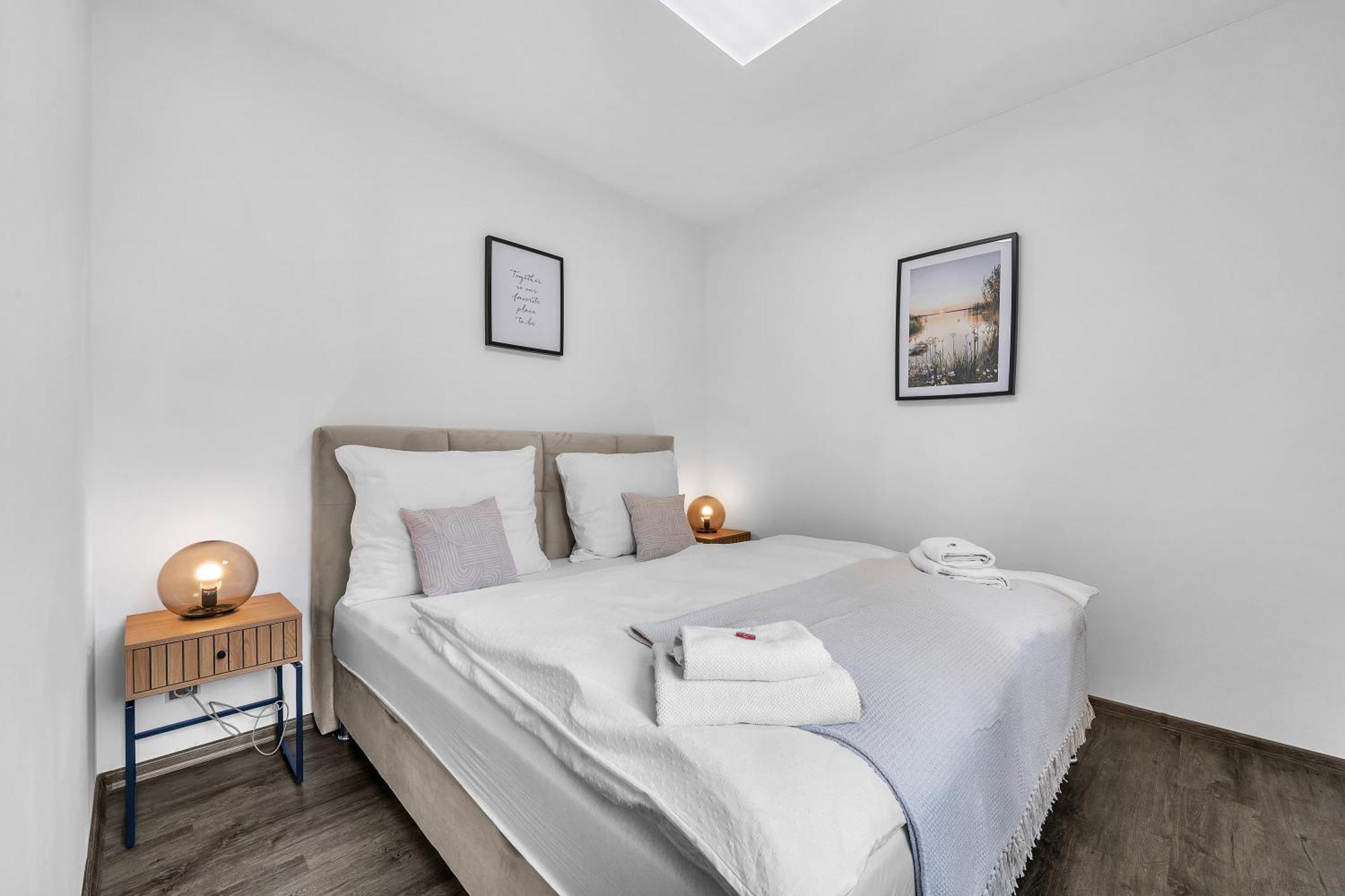 Stráž pod Ralskem Hotel U Krale Jiriho מראה חיצוני תמונה